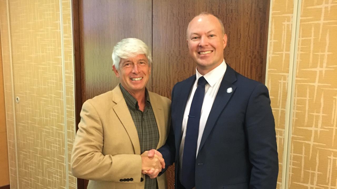 UC Davis School of Veterinary Medicine Dean Mark Stetter congratulates Dr. Keith Rode on being elected president of the California Veterinary Medical Association.